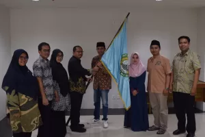 UIM Lepas Tiga Mahasiswa Ikut MTQ Nasional di Malang