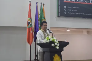 Rektor Buka Secara Resmi Diskusi Publik