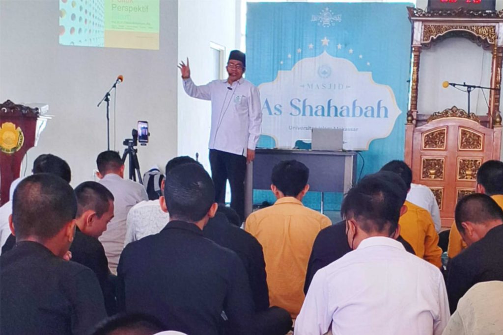 UIM Gelar Pesantren Mahasiswa Baru di Masjid Ash Shahabah