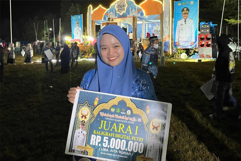 Mahasiswi UIM Sabet Juara 1 Kaligrafi Digital di MTQ Gowa
