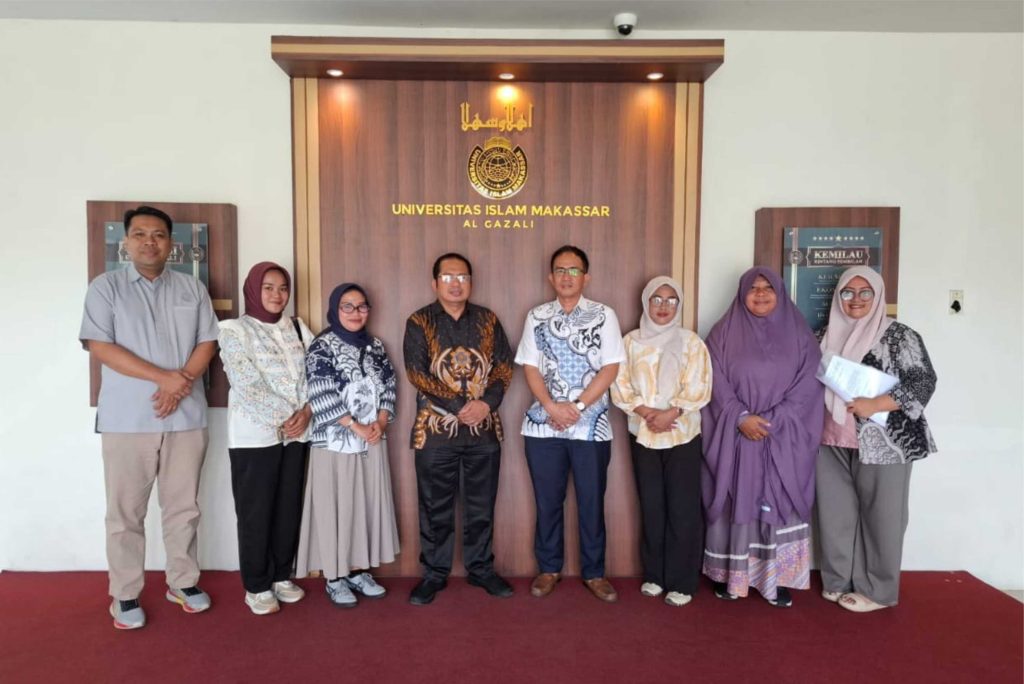 Pemkab Halteng Beri Beasiswa untuk 35 Mahasiswa UIM