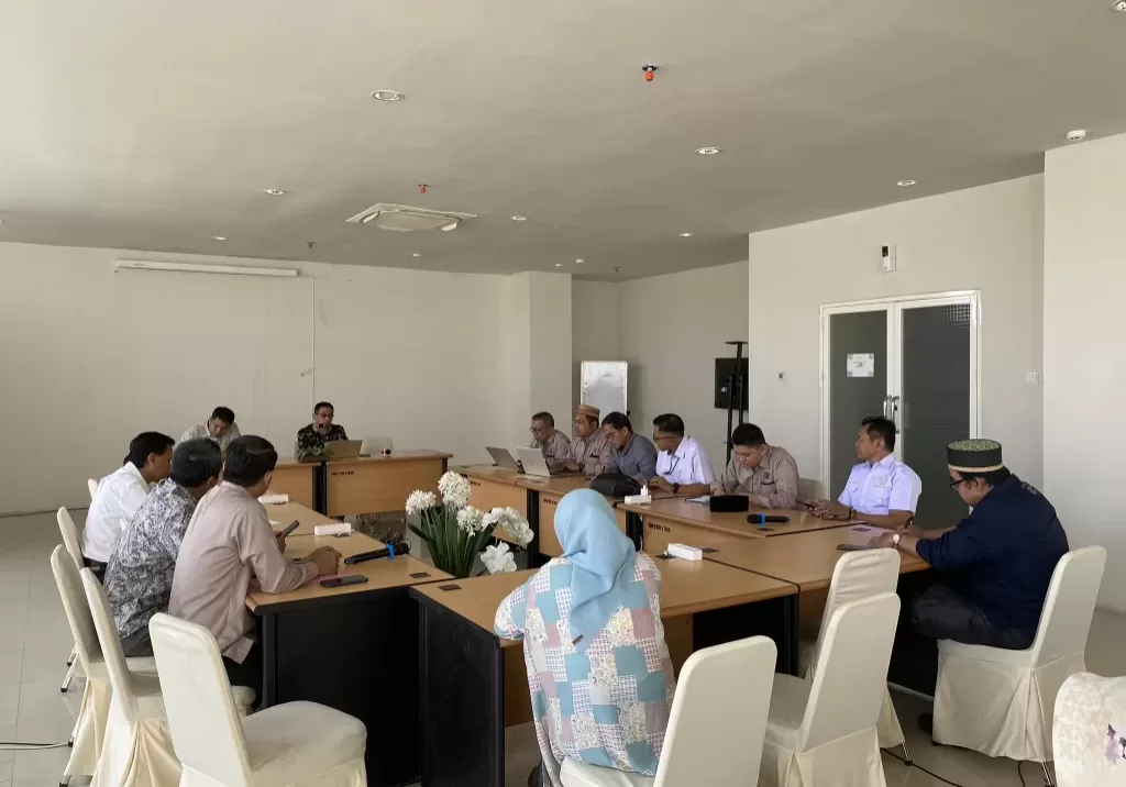 Universitas Islam Makassar (UIM) Al-Gazali gelar rapat persiapan Pengenalan Kehidupan Kampus bagi Mahasiswa Baru (PKKMB) tahun akademik 2023/2024 yang berlangsung di Ruang Rapat Lantai 3 Gedung Rektorat UIM Al-Gazali, Rabu (20/09/2023).
